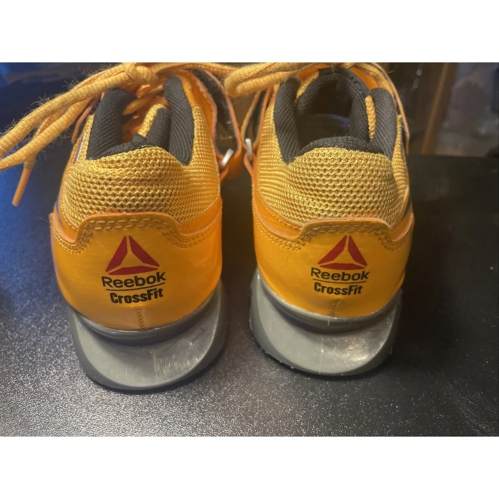 Reebok Crossfit Shoes U-Form Youths Sz 5-1/2 . Lightly Worn. Orange. Great Cond